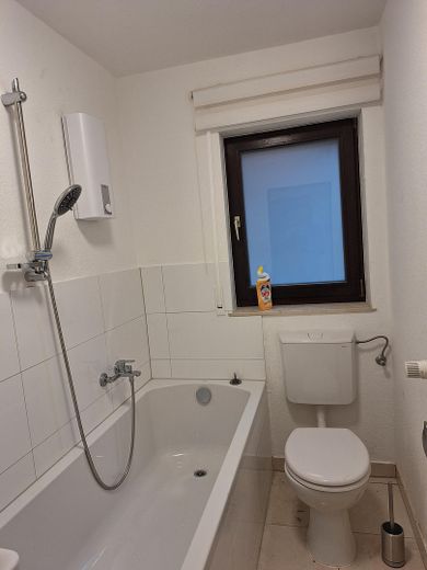 Bad mit Badewanne