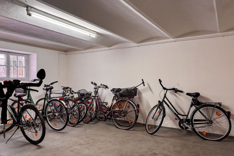 Kapitalanlage mit historischem Charme: 2 Zimmer Maisonett mit Tiefgarage und Balkon in Vegesack – Fahrradkeller