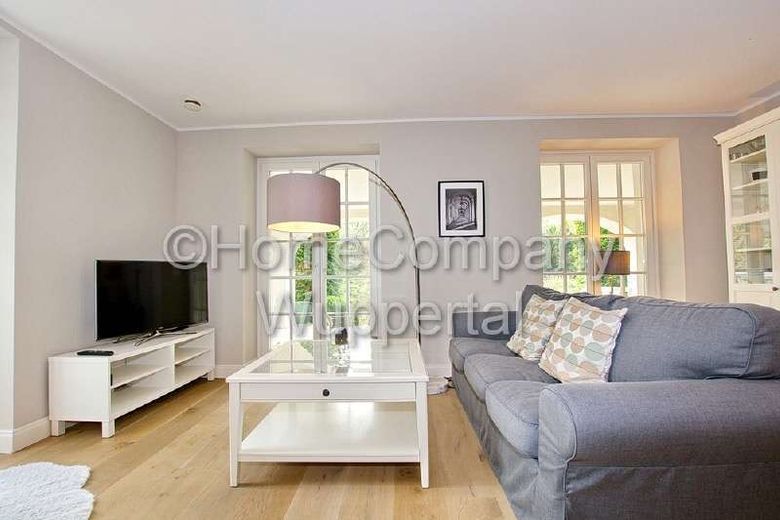 Reside at the Toelleturm! Modern 2-room apartment with terrace, DSL wifi and many extras – 23dde5137348ebb2d31708b082121091a337f0ea.jpg