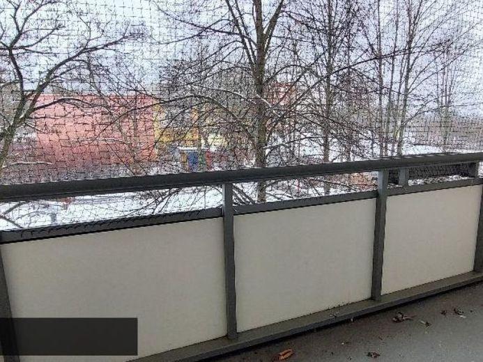 3 pokoje, balkon i wyposażona kuchnia świeżo wyremontowane – Zdjęcie 1