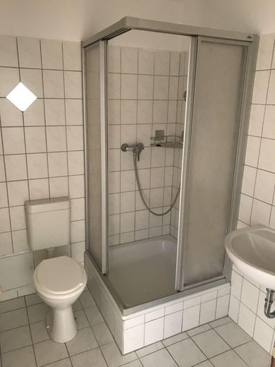Schöne preiswerte 2-R-Wohnung ca.34m2in MD-Sudenburg  zu vermieten. – Bad mit Dusche