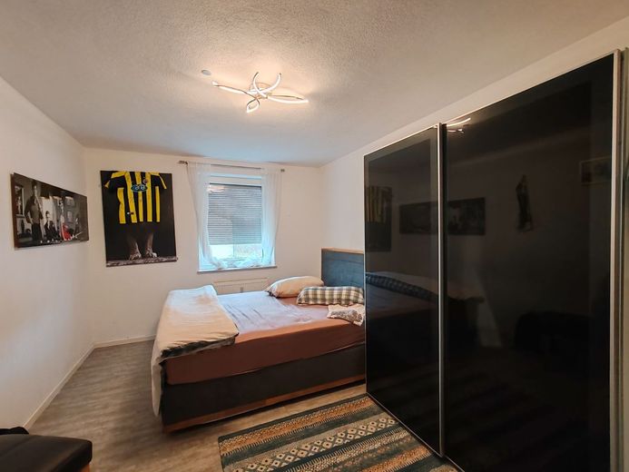 Einfamilienhaus mit 2 Wohnungen – Schlafzimmer