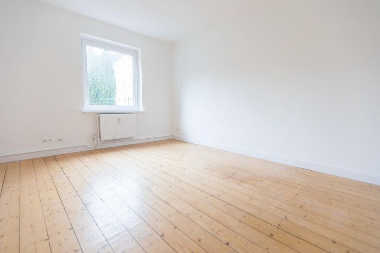 Frisch Sanierte 2-Zimmerwohnung mit großer Küche in Harburg – Foto 6