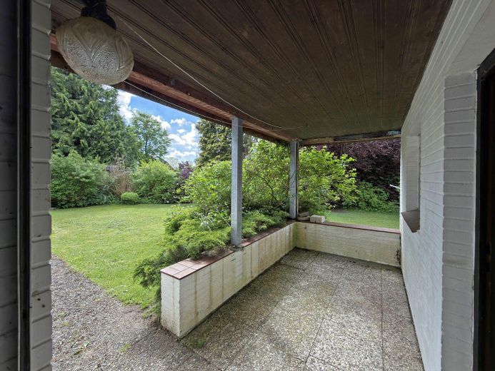 Haus im Grünen – Überdachte Terrasse