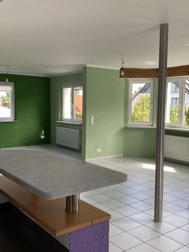 Single-family house in 1930s villa style - Private sale – Erker & Wozi, Blick aus Küche