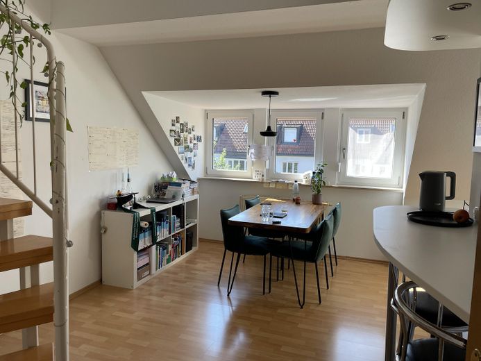 Nowoczesne, wymarzone 2,5-pokojowe mieszkanie galeryjne w M.-Untermenzing BEZ PROWIZJI – Wohn-/Esszimmer