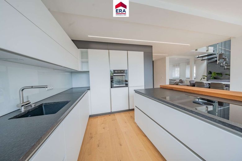 Modernisierte Maisonette-Wohnung im Herzen von Ludwigsburg – Küche