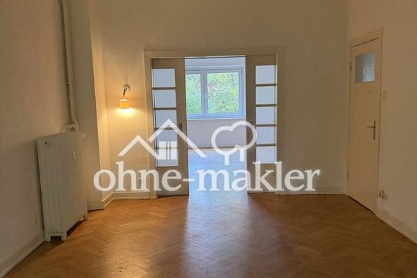 Charmante Altbauwohnung mit Fischgrätparkett, hohen Decken und großem GartenWellingsbüttel