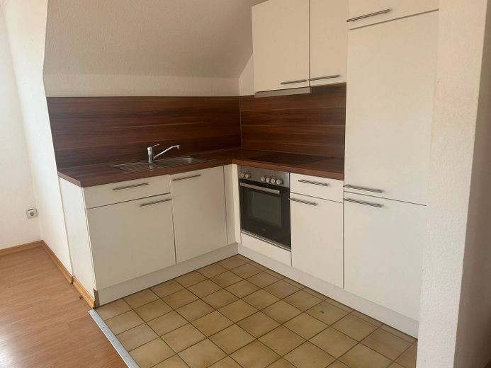Attention singles & couples: 2-room attic apartment with open kitchen – Ansicht VI: Wohnzimmer mit of…