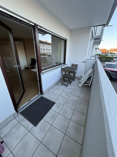 Отдельная, светлая и просторная 1-комн. квартира (42 м²) с балконом, парковочным местом, встроенной кухней — без комиссии – Balkon