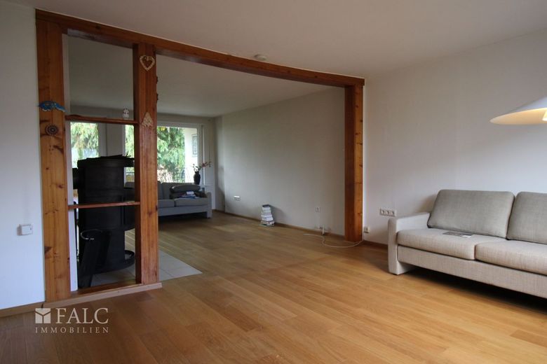 Großzügige Doppelhaushälfte – Zimmer OG