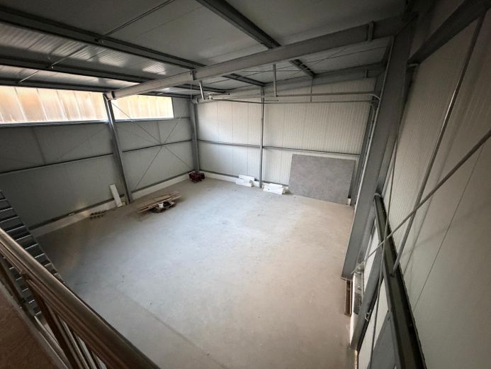 Capannoni commerciali versatili a Buseck (Zeilstraße) in affitto – Halle 1