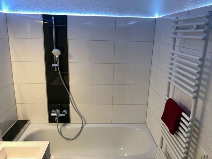 68 m², 2 Zimmer – Bad Beleuchtung
