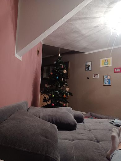 Appartement mansardé central de 3 pièces (env. 83 m²) avec climatisation et emplacement de stationnement – Einrichtung des Vormieters