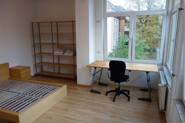 Zimmer für Studenten nahe TU Braunschweig; ca. 25m²; eigenes Bad – Zimmer