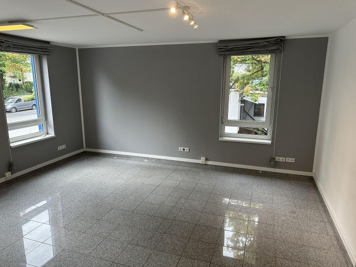 3-Zimmer-Wohnung, 80 m², mit Einbauküche in Hamburg-Sülldorf – S-Bahn-Nähe, ab sofort frei – Фотографія 1