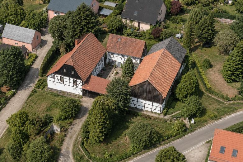 Großzügig wohnen in liebevoll sanierter Scheune – Vogelperspektive