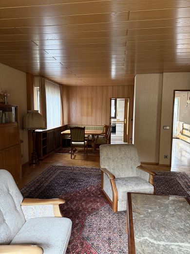 Verkauf eines Einfamilienhauses mit Doppelgarage und großzügigem Garten – Foto 10