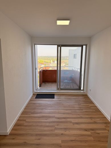 Erstbezug nach Renovierung – Moderne 3-Zimmer-Wohnung mit Balkon und traumhaftem Ausblick Saarlouis – Foto 11