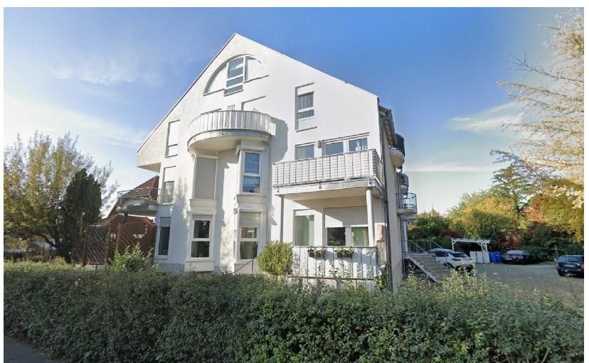 Helle, ruhige, großzügige 2-Zi-Wohnung mit größerem Balkon und PKW-Stellplatz, kleinere Wohneinheit – Aussenansicht