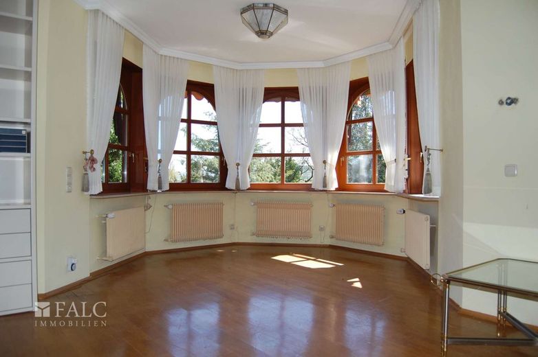 +++Großzügiges Einfamilienhaus mit Einliegerwohnung in begehrter Lage+++ – Wohnzimmer_EG