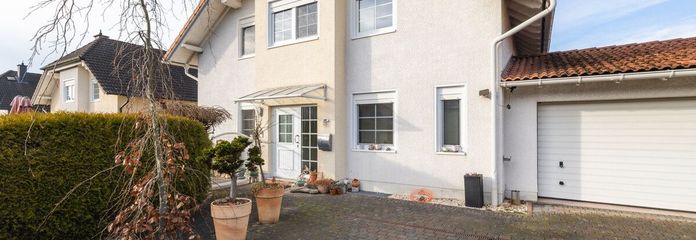 Einfahrt zur Garage
