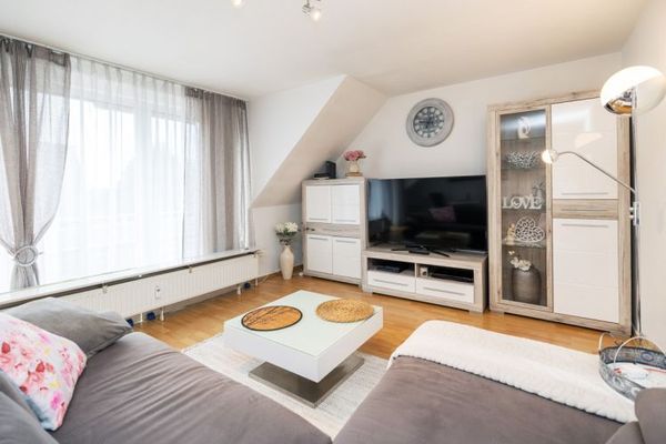 ZAREZERWOWANE Jasne i zadbane 2-pokojowe mieszkanie na poddaszu z przestronnym balkonem w Bad Oeynhausen