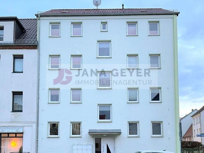 EILENBURG STADT * ERDGESCHOSS * 2 ZIMMER, KÜCHE, TAGESLICHTBAD * STELLPLATZ * mittendrin statt nur dabei ;-) – Foto 1