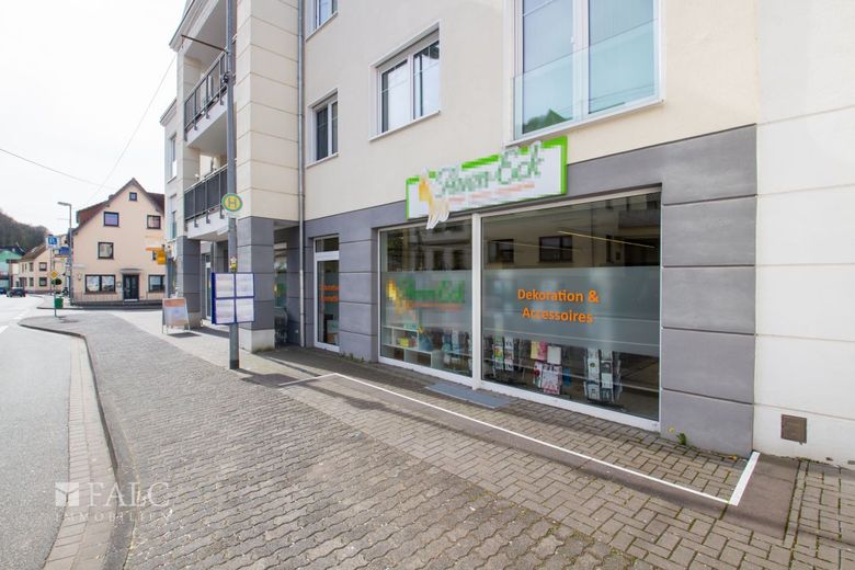 Moderne Einzelhandelsfläche in 1A Lage! – Schaufensterfront