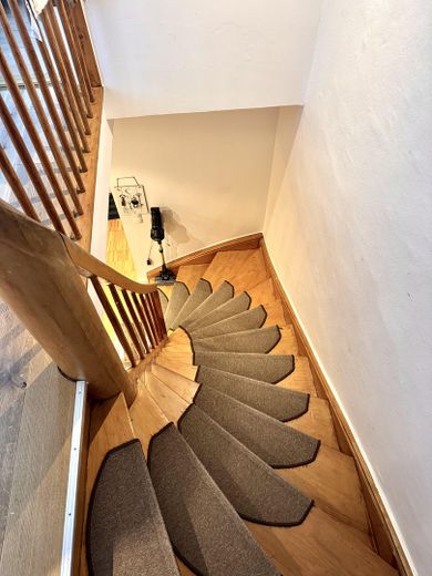 Charmantes Reihenhaus in Hamburg-Rahlstedt – Treppe