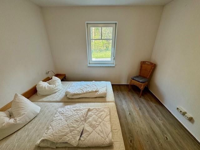 Reihenhaus mit eigenem Bootssteg und Garten – Schlafzimmer 1.OG