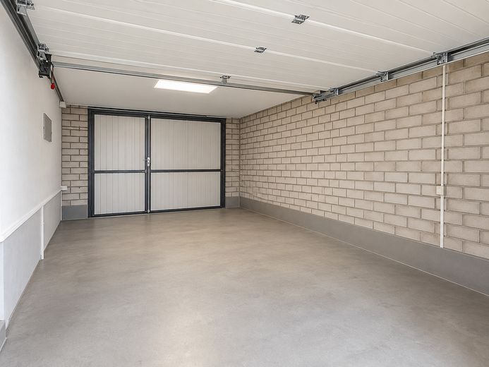 Büro / Praxis / Laden mit Lager zentral in Lörrach zu verkaufen – Lager von innen 34qm