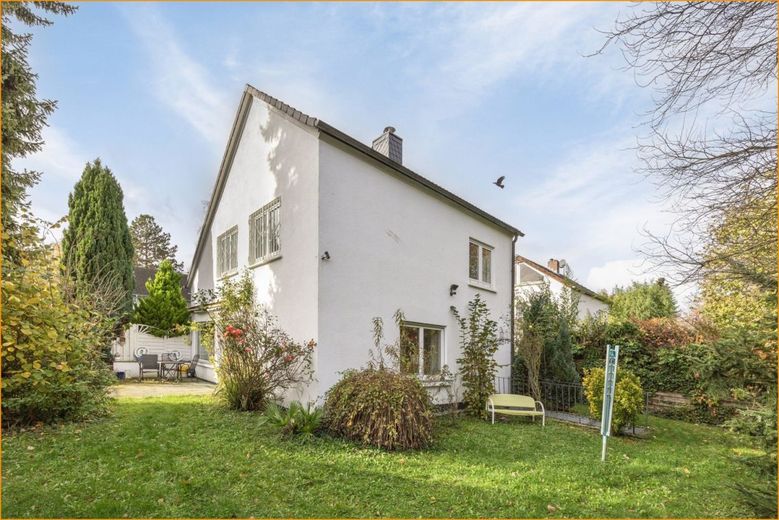 Freistehendes Einfamilienhaus in Köln Brück – Hausansicht hinten