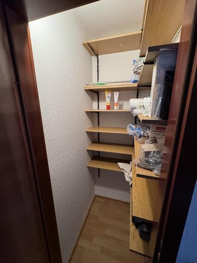 Світла мебльована квартира з терасою та паркомісцем у підземному гаражі – Abstellraum