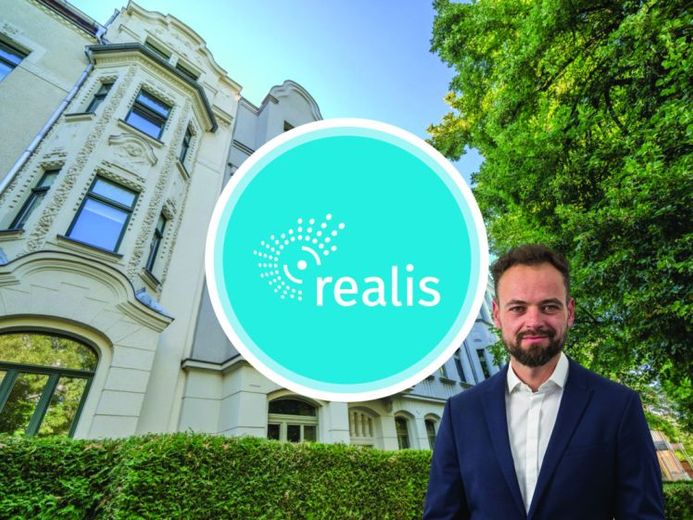 FASCINO D’EPOCA CON BALCONE: Appartamento luminoso in posizione verde e centrale a Chemnitz-Gablenz – Foto 1