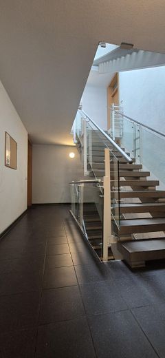 Fantástico apartamento de 2 habitaciones justo junto al Volkspark, en Prenzlauer Berg – Einzigartiges Treppenhaus