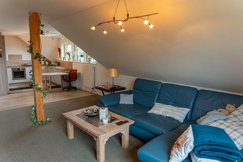 Vielseitige Gewerbeimmobilie in Wietmarschen OT Lohne: Halle, Büro & Wohnhaus – Wohnküche OG