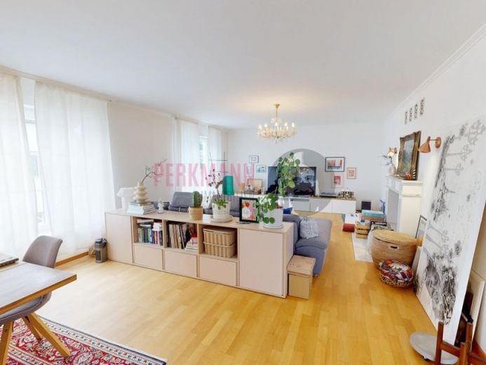 Appartamento di 3 locali al 1° piano con 2 balconi e dotazioni di qualità – Foto 1