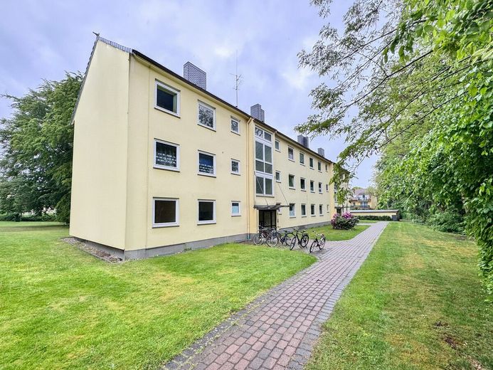 Erdgeschosswohnung - sofort bezugsfertig und leerstehend – Hausansicht