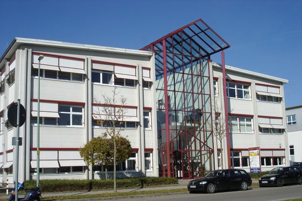 Hochwertiges Bürogebäude in Augsburg Lechhausen zu verkaufen