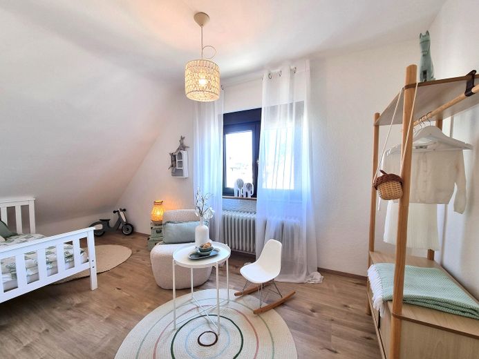 Großzügige 5,5-Zimmer-Maisonette mit Hauscharakter und viel Platz für die Familie – Kind 1