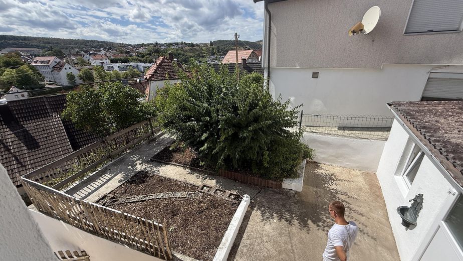 Kleines Häusle mit Charme und Weitblick – ruhig gelegen in Bopfingen-Schloßberg. – Blick vom WZ Seitenfenster
