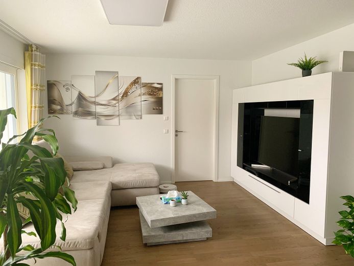 Moderne 4-Zimmer-Neubauwohnung| Kochinsel| 2 Balkone| TG mit Wallbox| Sindelfingen-Goldberg – Foto 1