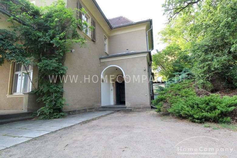 20330G HomeCompany Dresden Möbliert/Furnished 2-Zimmer Apartment mit phantastischer Aussicht über die Stadt am Loschwitzer Elbhang, grosse Dachterrasse max. 2 Personen – 536bc3c00d1ad15ff27a427c089550901c5745f5.jpg
