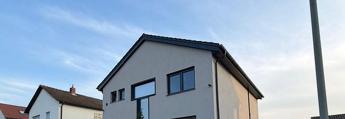 Straßenansicht der Immobilie