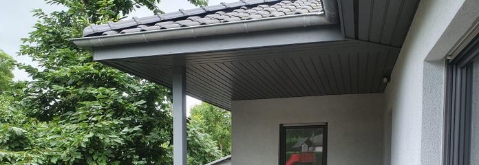überdachter Terrassenbereich