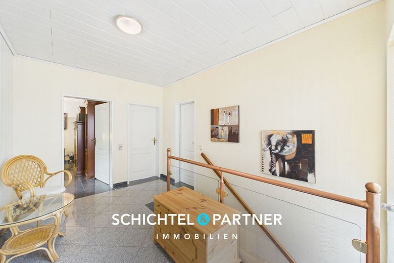 Zentrum-Achim | Freistehendes Ein- Zweifamilienhaus mit Garten – S&amp;P | Flur