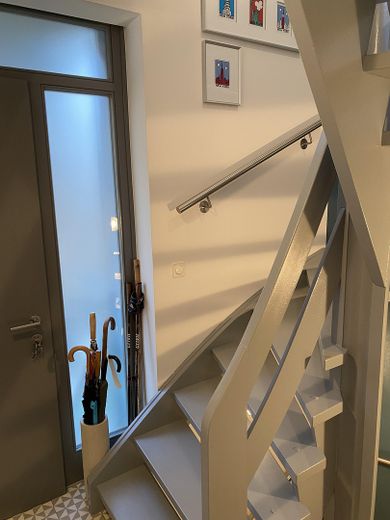 Hauseingang, Treppe nach oben
