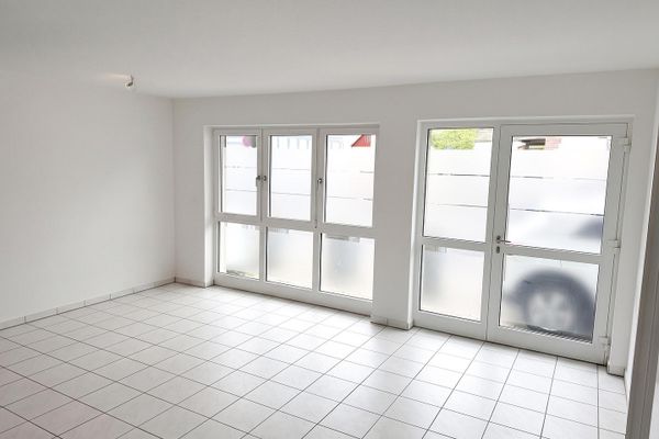 Bright, modern 1.5-room apartment with private entrance in Wächtersbach