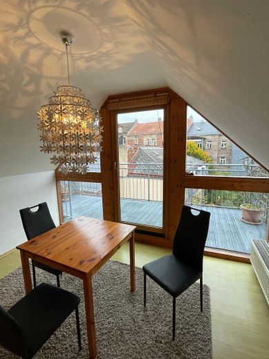 3-room - attic maisonette apartment, old building, city center – Essbereich